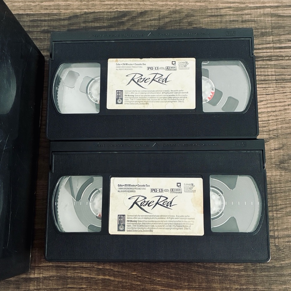 Stephen King's ROSE RED on VHS - Picture 4 of 6
